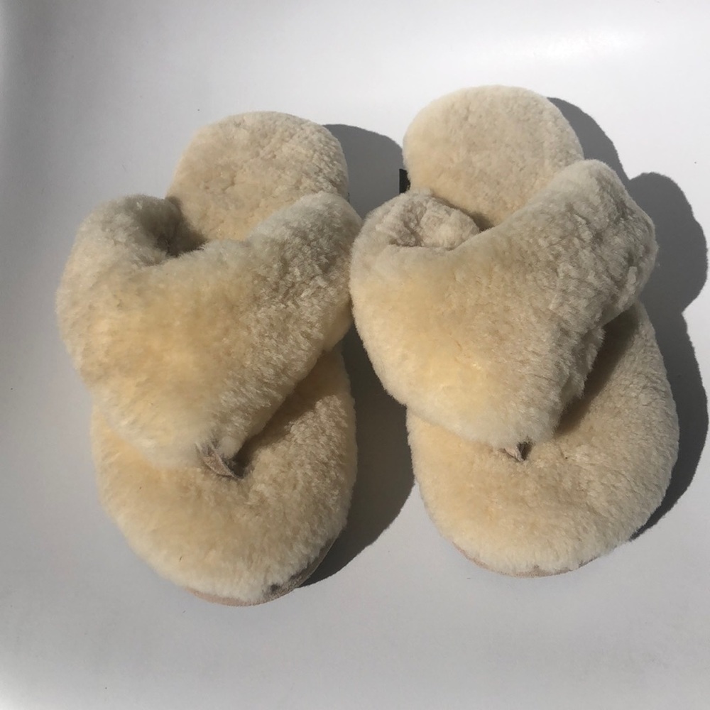 Ugg like sheepskin sandal new